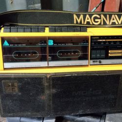 Vintage Magnavox D 8300 Dual Deck stereo radio Cassette Recorder Boombox