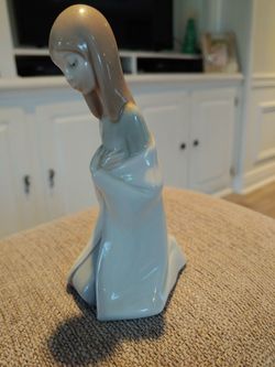 Lladro Blessed Mother Figurine