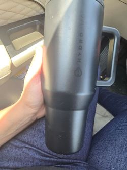 Black hydrojug cup with straw and handle 32oz