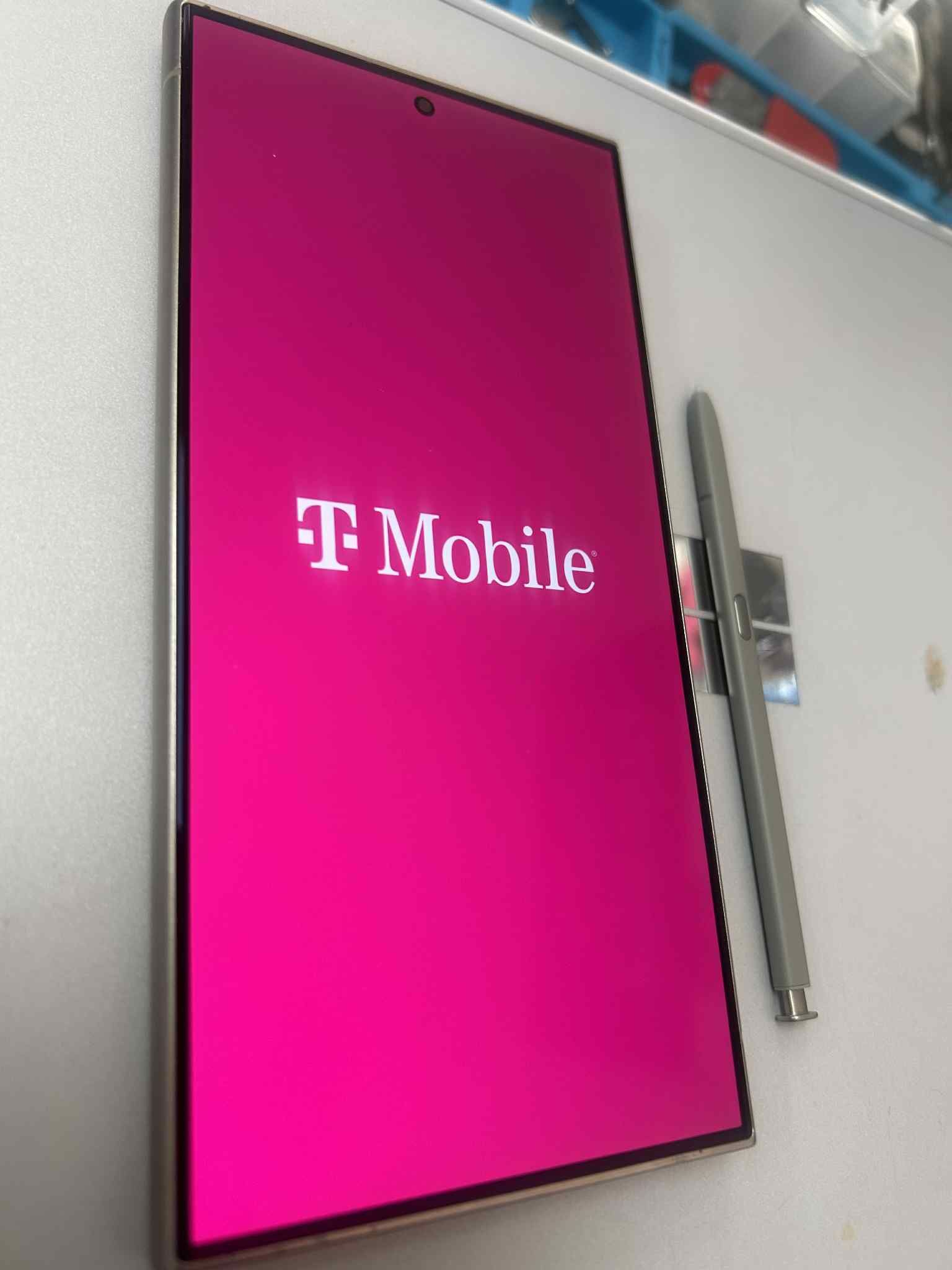 Samsung Galaxy S24 Ultra With Stylist Pen