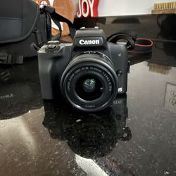 Canon M50 (4k Recording ) 