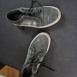 Used skate shoes Maui brand