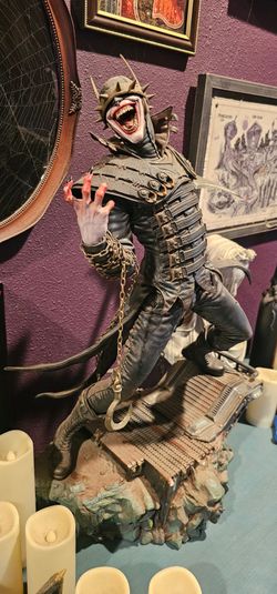 Batman Who Laughs Statue