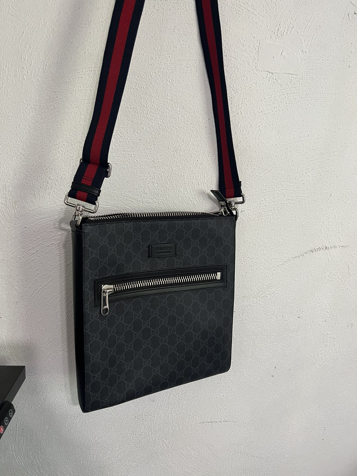 Men’s Gucci messenger Bag FULL SIZE