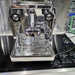 Rocket Giotto Espresso Machine