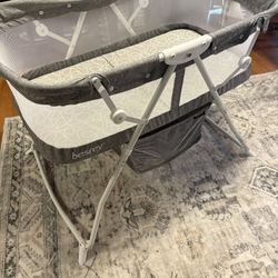 Bassinet, Rocks Or Stable Position