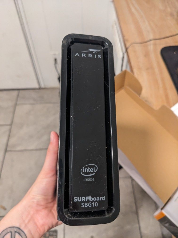 Arris Surfboard Wifi Modem