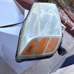 Nissan Titan Headlight 