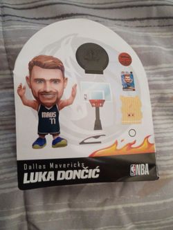 Luka Dončić Dallas Mavericks NBA Figure Set