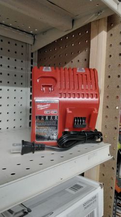 Milwaukee M12/M18 Battery Charger