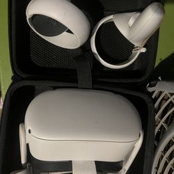 Oculus Quest 2 Headeset