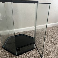 Vertical Terrarium/Enclosure 