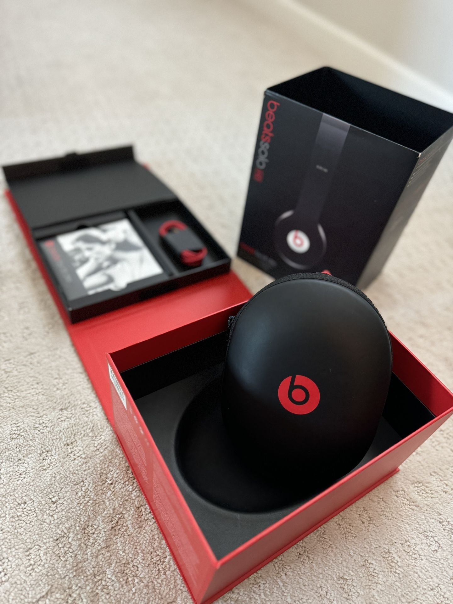 Beats wireless Headphone. Open Box Never Used Mint Condition