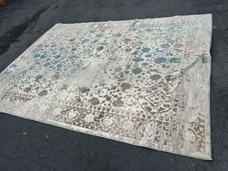 7’7 X 10’5 Area Rug 