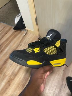 Jordan 4 “thunder”