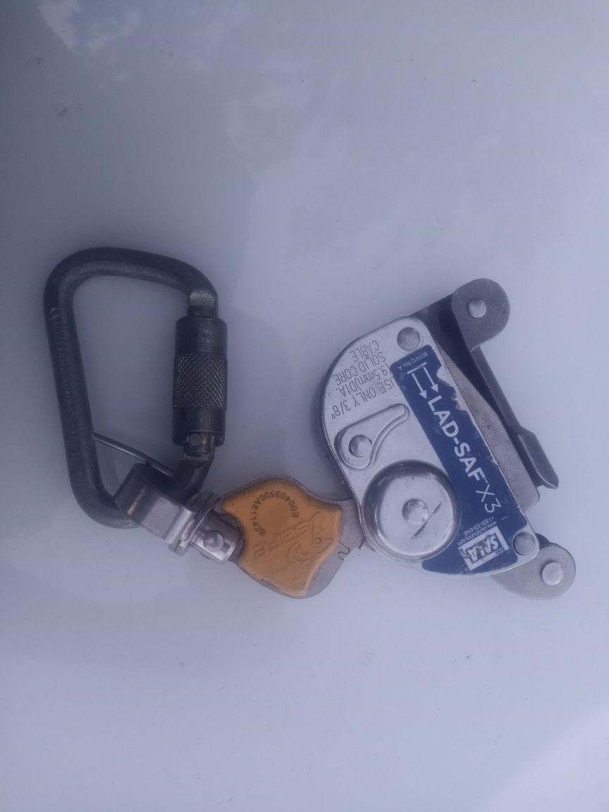 3M DBI SALA Lad saf X3. 3/8 Inch Detachable Cable Sleeve. Very Good Condition. Pick Up Fremont Seattle. No Low Ball Offers Please. No Trades