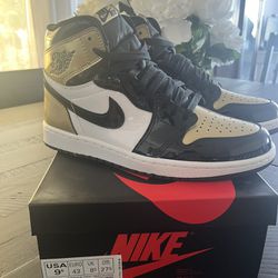 Nike Gold Toe Jordan 1  High 