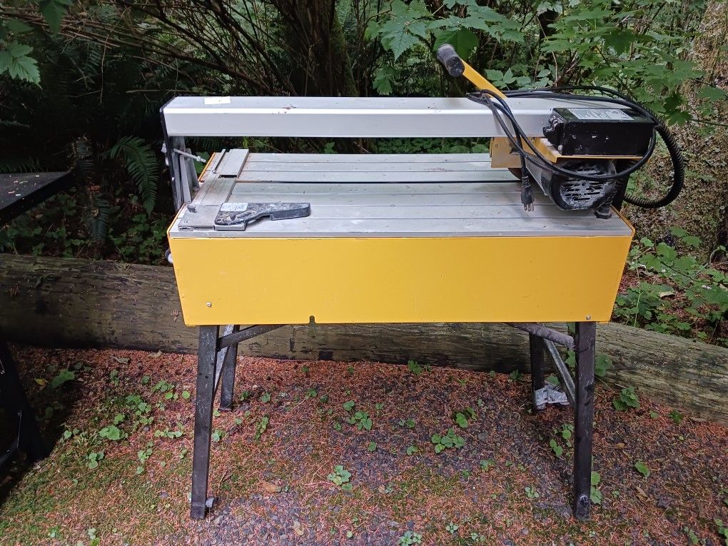 Tile Saw – Works Great