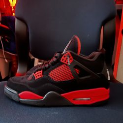 Jordan 4 Thunder Reds 