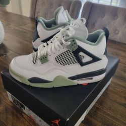 Jordan 4s Metro
