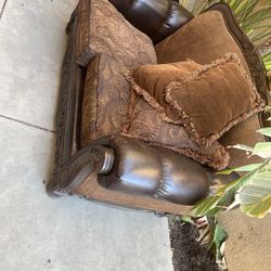 Free Sofa Set