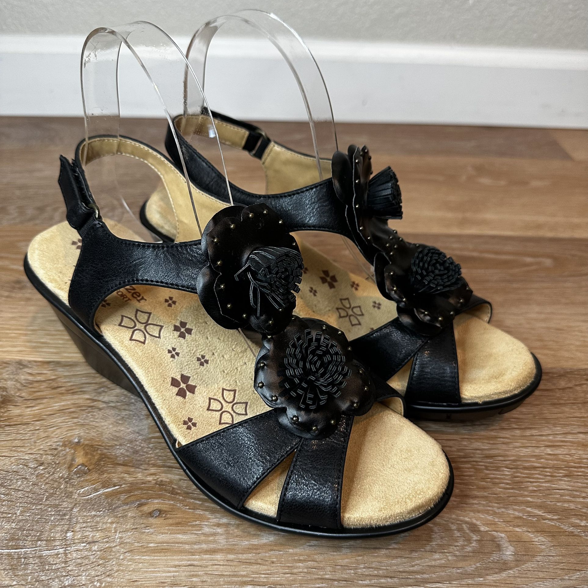 NWOT Naturalizer Explorer Black Comfort Faux Leather Floral Wedge Sandal, Sz 7.5