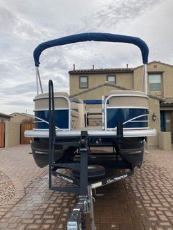 2019 sun tracker party barge 20 DLX
