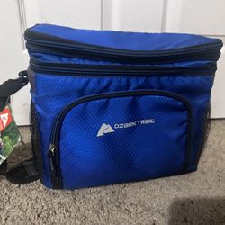 New Ozark Trail Soft-Sided 12-Can Cooler, Blue $10 