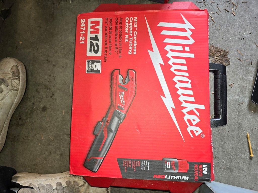 Milwaukee 2471-21 Copper Pipe Cutter