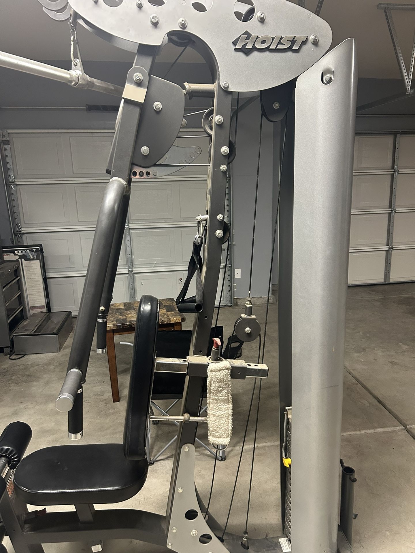 Hoist Workout Machine