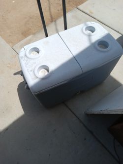 Ice chest, good shape.