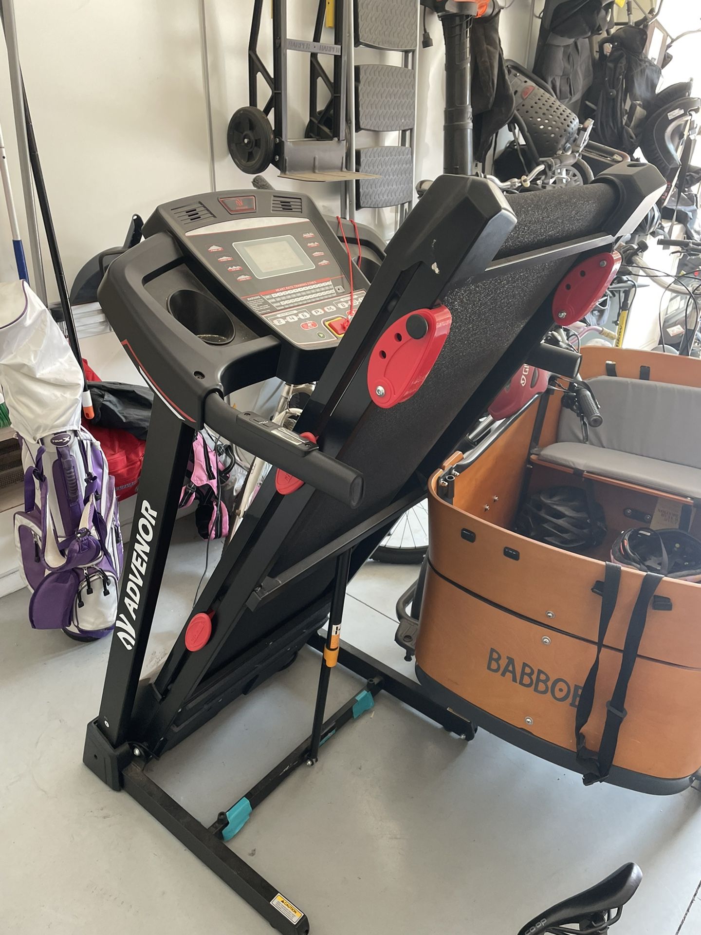 Advenor Treadmill