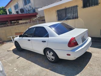 2000 Mitsubishi mirage clean
