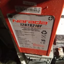 USED SOLAR PANEL BATTERIES. EACH BATTERY . 2500 WATT POWER SAFE SBS190F.
 USED BATTERIES 2500 watts 12Voltx190amp The SBS 190 F Battery is a thin plat