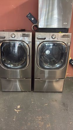 Like new LG washer and gas dryer set