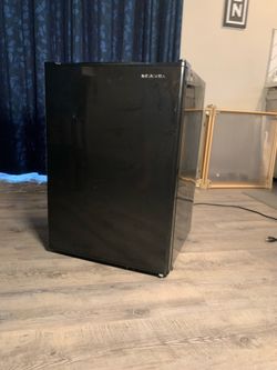 Insignia refrigerator