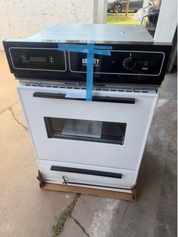 Brand New Summit 24" Gas Range Oven – White/Black (Never Used)