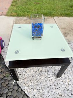 Copenhagen 2-Tier Coffee Table. Good condition
