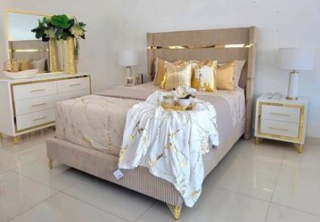 New 4pc bedroom set in box 📦 $899