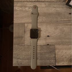 Series 1 Apple Watch (cracked Screen )