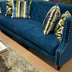 Azuletti Dark Teal/Apple Green Upholstery Set
Furniture of America$10 Down Payment And Financing Available