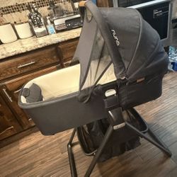 Nuna Mixx Series Bassinet