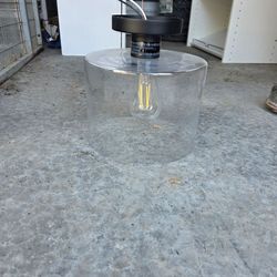 Light fixture