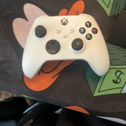Xbox White Controller 