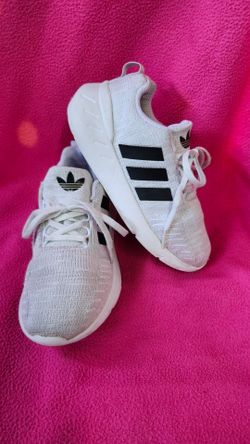 Adidas kid's tennis shoes size 1 -1/2 ( see video and pics for condition and details please)