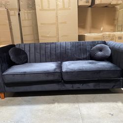 Black Sofá 🛋