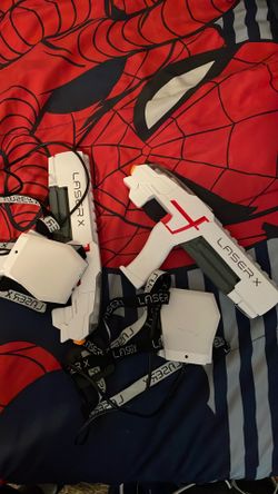 2 Laser X Laser tag guns
