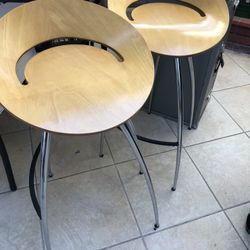2 Bar Stools 