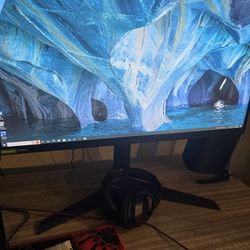 Like New 27" LG ULTRAGEAR Gaming Monitor