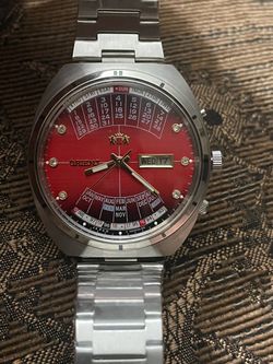 Watch orient calendar perpetual from 80s automatic 45 mm in new condition works great beautiful dial red color   Reloj calendar perpetual automatico 8